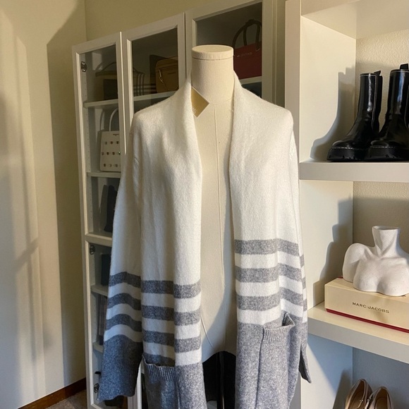 NWT Michael Kors Light Gray and White Cardigan Sweater - Picture 2 of 5